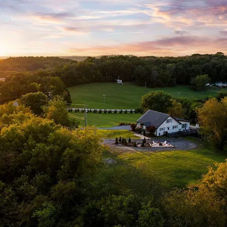 27 South - Large Lux Retreat With Hot Tub & Gameroom